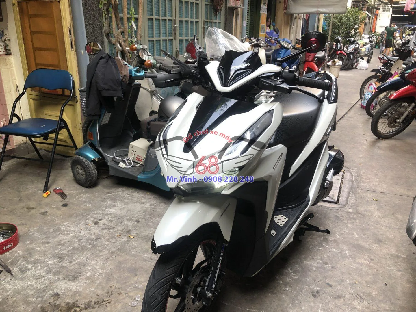 Dàn áo Vario màu trắng 2019 - Hàng chính hãng